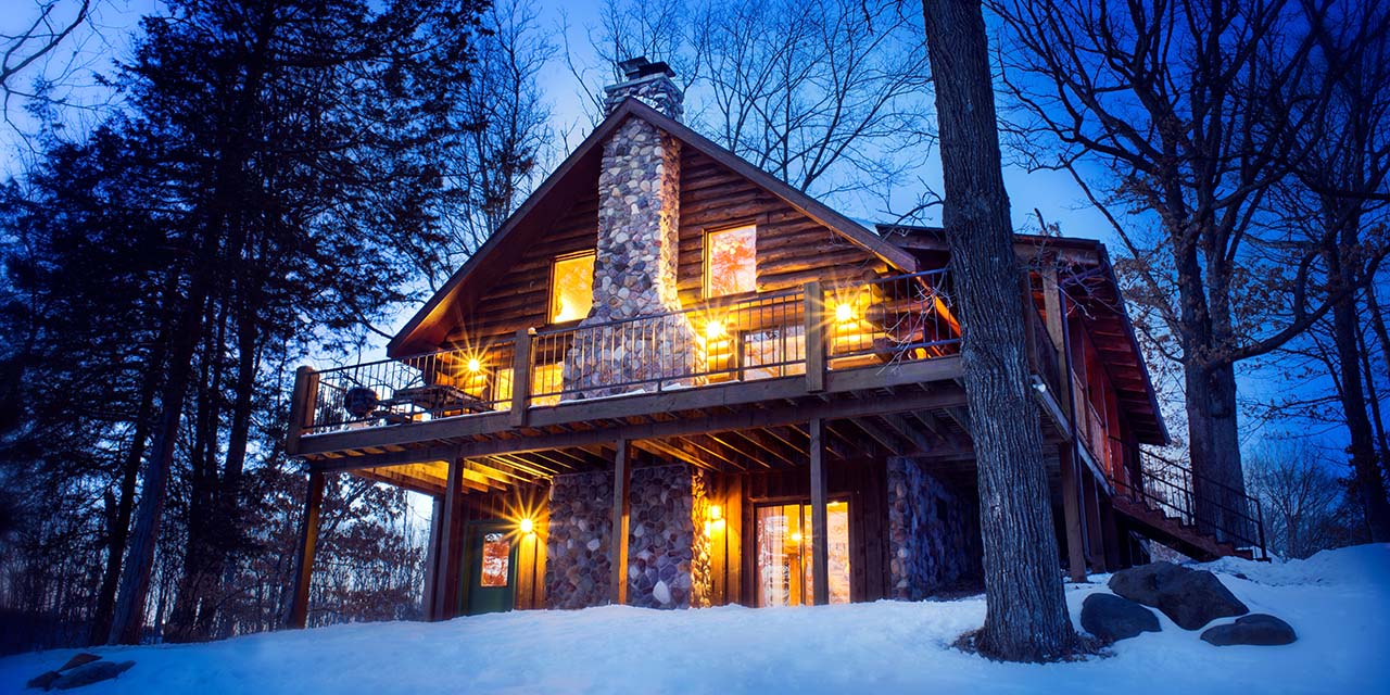 https://www.wisdells.com/Files/Images/Blogs/How-Does-a-Cozy-Winter-Cabin-Sound-Right-About-Now.jpg