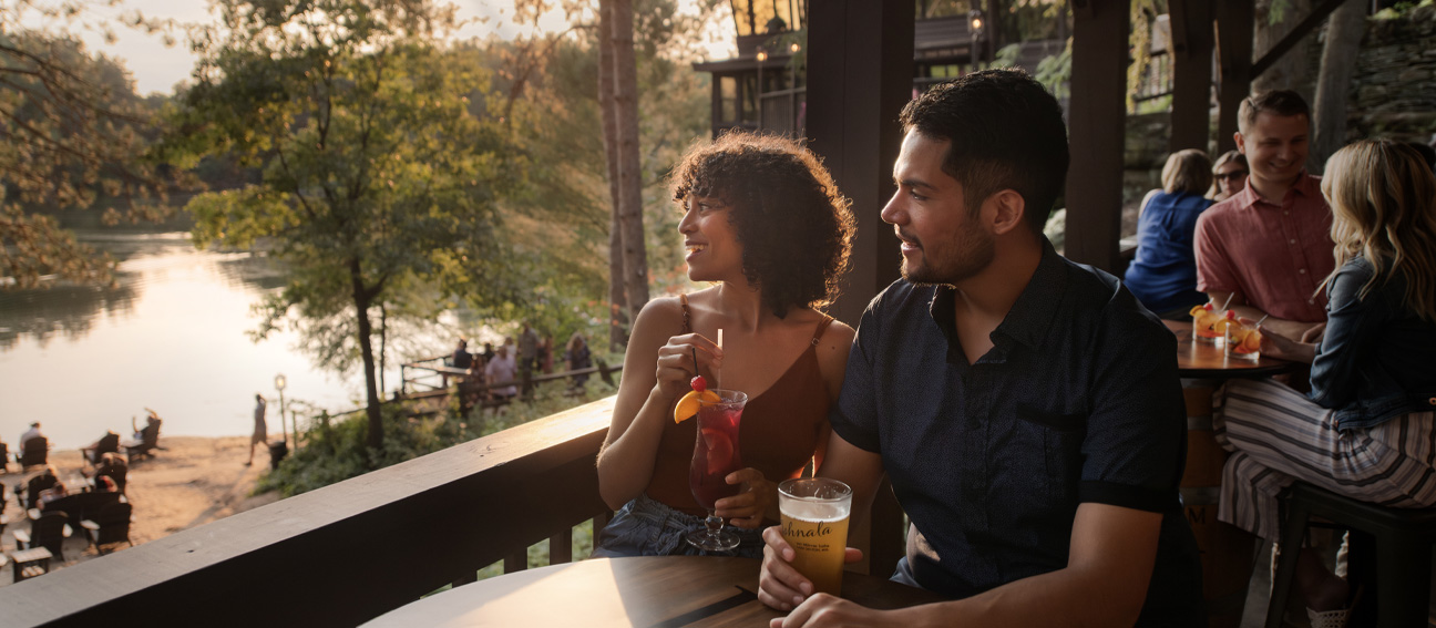 Couple enjoying a drink at Ishnala supper club